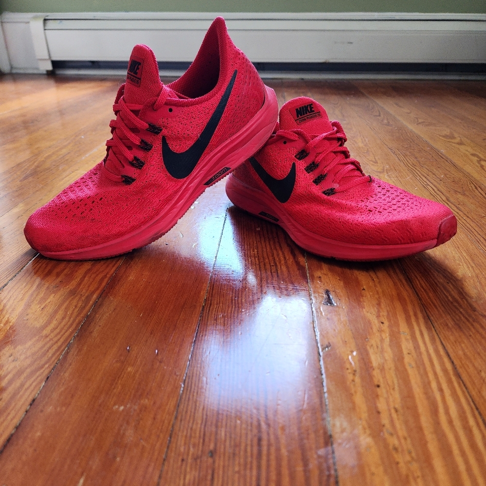 Air Zoom Pegasus 35 'University Red